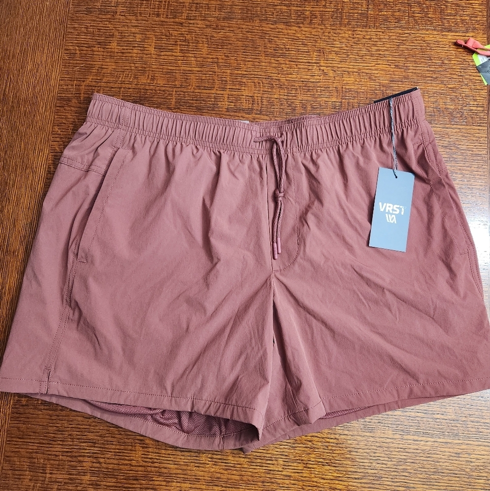 NWT Men’s VRST everyday shorts size XL 5 inch inseam desert rust color